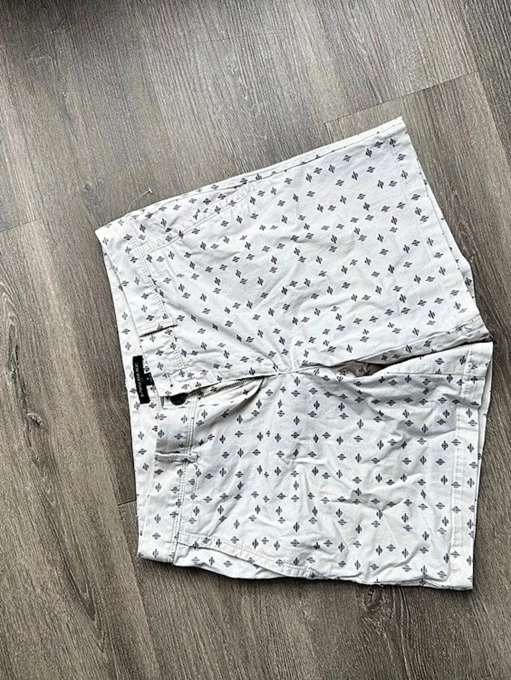 Banana Republic Geometric High Waist Shorts in White & Blue Size 4 Like New